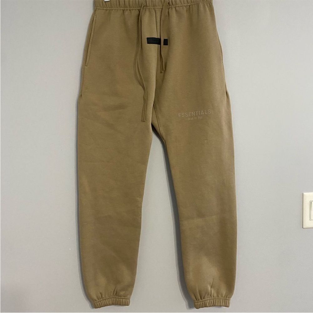Fear of God Essentials Fleece Relaxed Sweatpants Women Size M - Picture 2 of 10